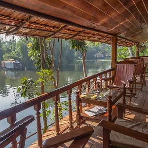 malayalam-ayurvedic-lake-resort.hotels-alappuzha.com/